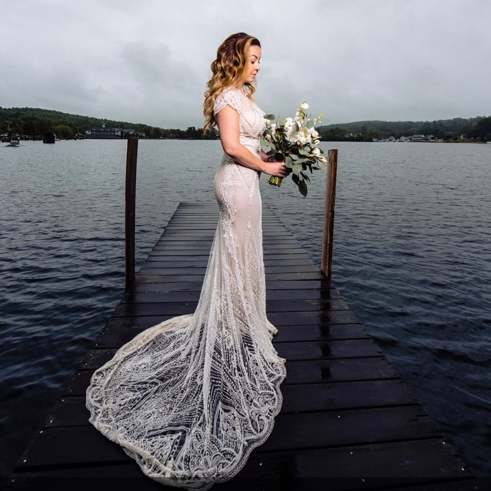 Berta Wedding Dress 16-04 Size 40 - Picture 2 of 16